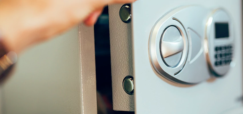 Fingerprint Safe Openers in Pelham Manor, NY