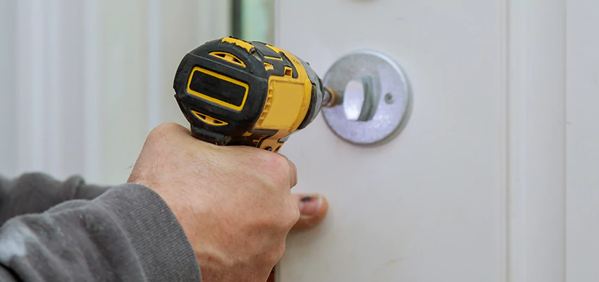 Street Locksmith For Smart Lock Repair in Pelham Manor, NY